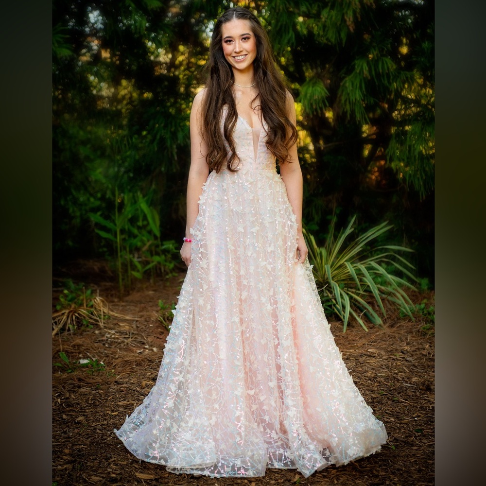 Size 5 Pink Windsor Prom Dress.